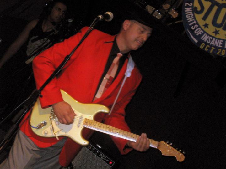 Deke Dickerson  at Ponderosa Stomp